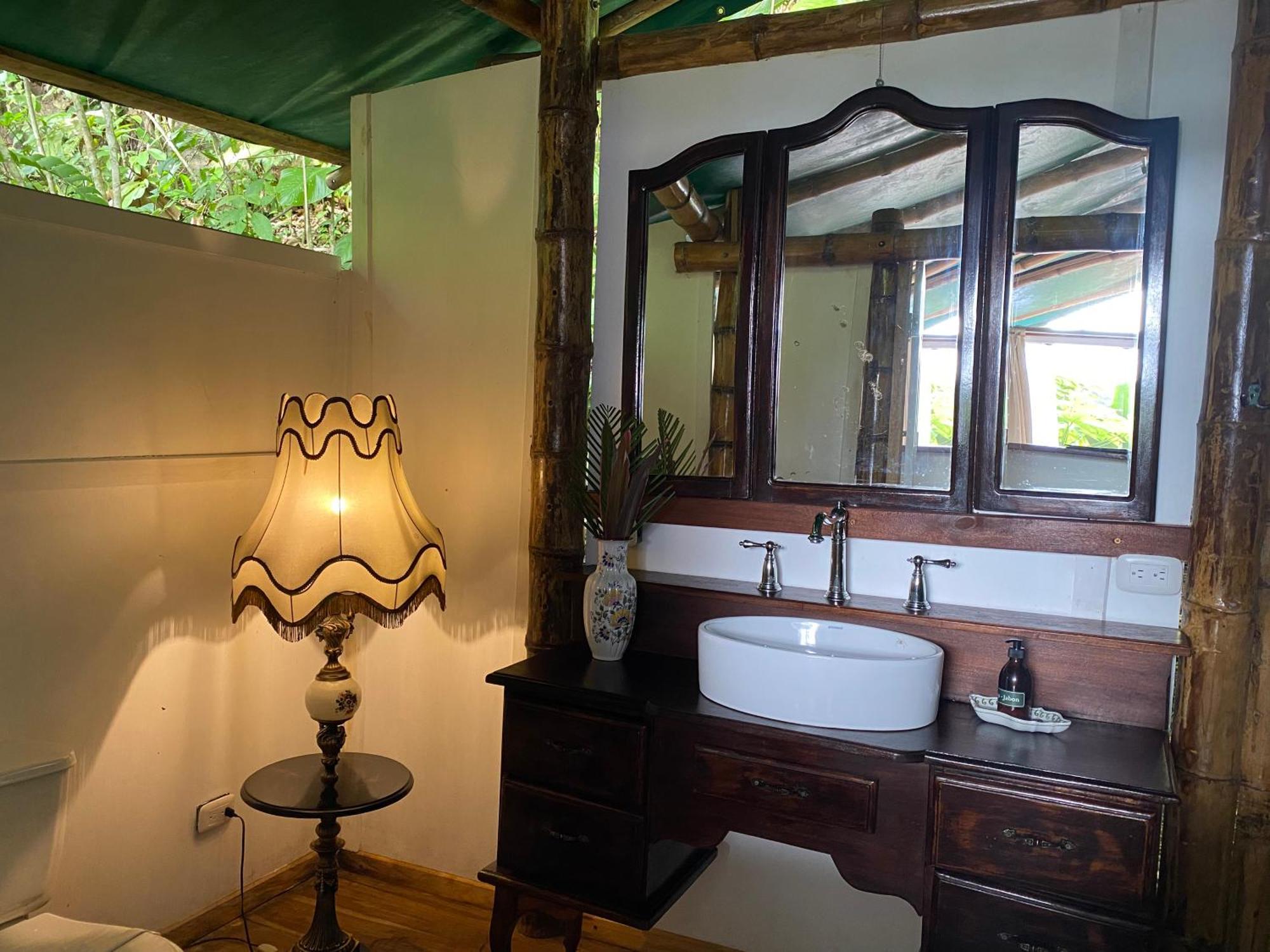Colina Secreta - Glamping And Villas Puerto Viejo de Talamanca Exterior photo